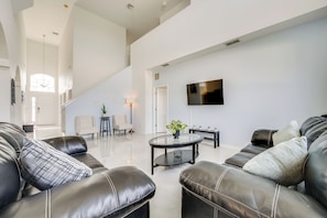 House (5 Bedrooms) | Interior