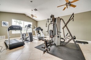 House (5 Bedrooms) | Interior