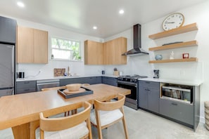 House (3 Bedrooms) | Interior - Luxury Living Minutes From Downtown! (Austin)