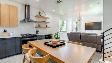 House (3 Bedrooms) | Front of property