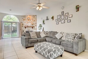 House (3 Bedrooms) | Interior - Shop & Dine at St Johns Town Center: Jax Home! (Jacksonville)