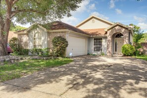 House (3 Bedrooms) | Interior - Shop & Dine at St Johns Town Center: Jax Home! (Jacksonville)