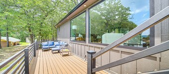 Family Fun! Lake Eufaula Home w/ Wraparound Deck