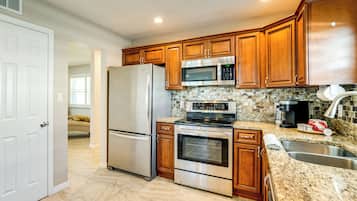 單棟房屋 (3 Bedrooms) | 內部