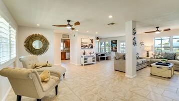 單棟房屋 (3 Bedrooms) | 內部