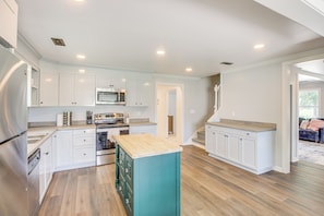 House (3 Bedrooms) | Interior