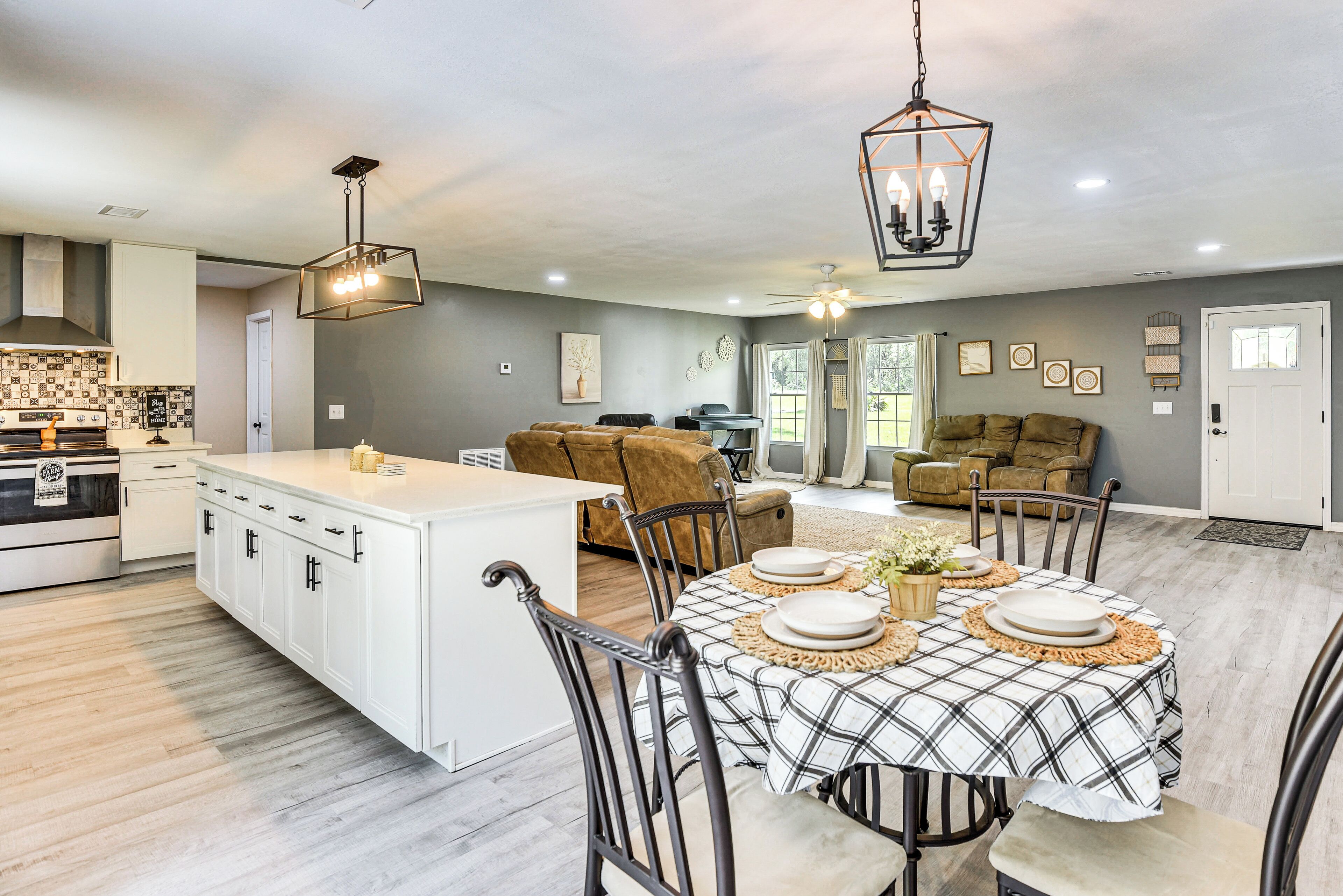 House (3 Bedrooms) | Interior
