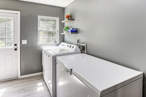 House (3 Bedrooms) | Interior - Hike, Fish & Explore: Retreat in Silver Springs! (Silver Springs)