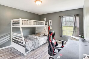 House (3 Bedrooms) | Interior - Hike, Fish & Explore: Retreat in Silver Springs! (Silver Springs)