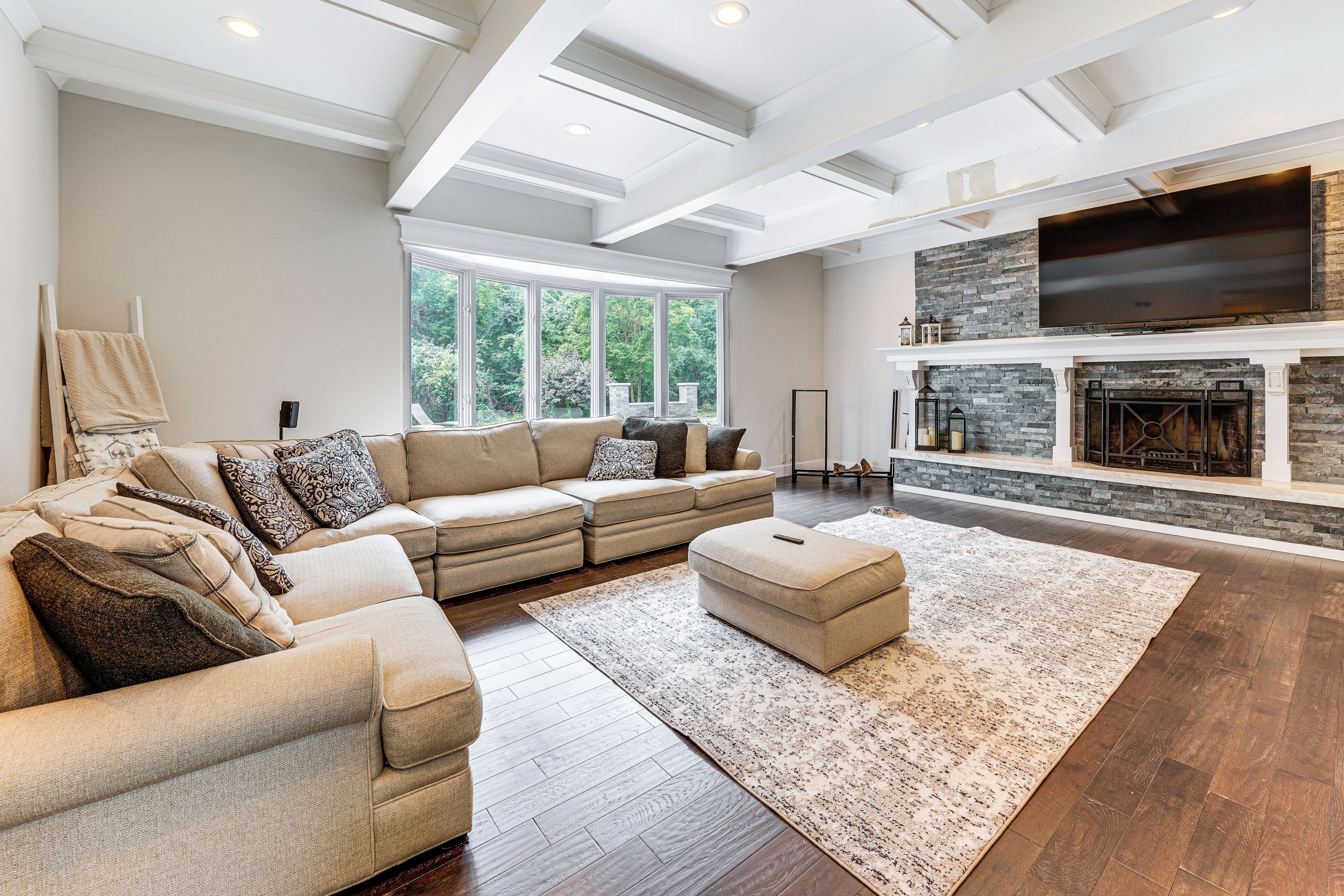 House (5 Bedrooms) | Front of property