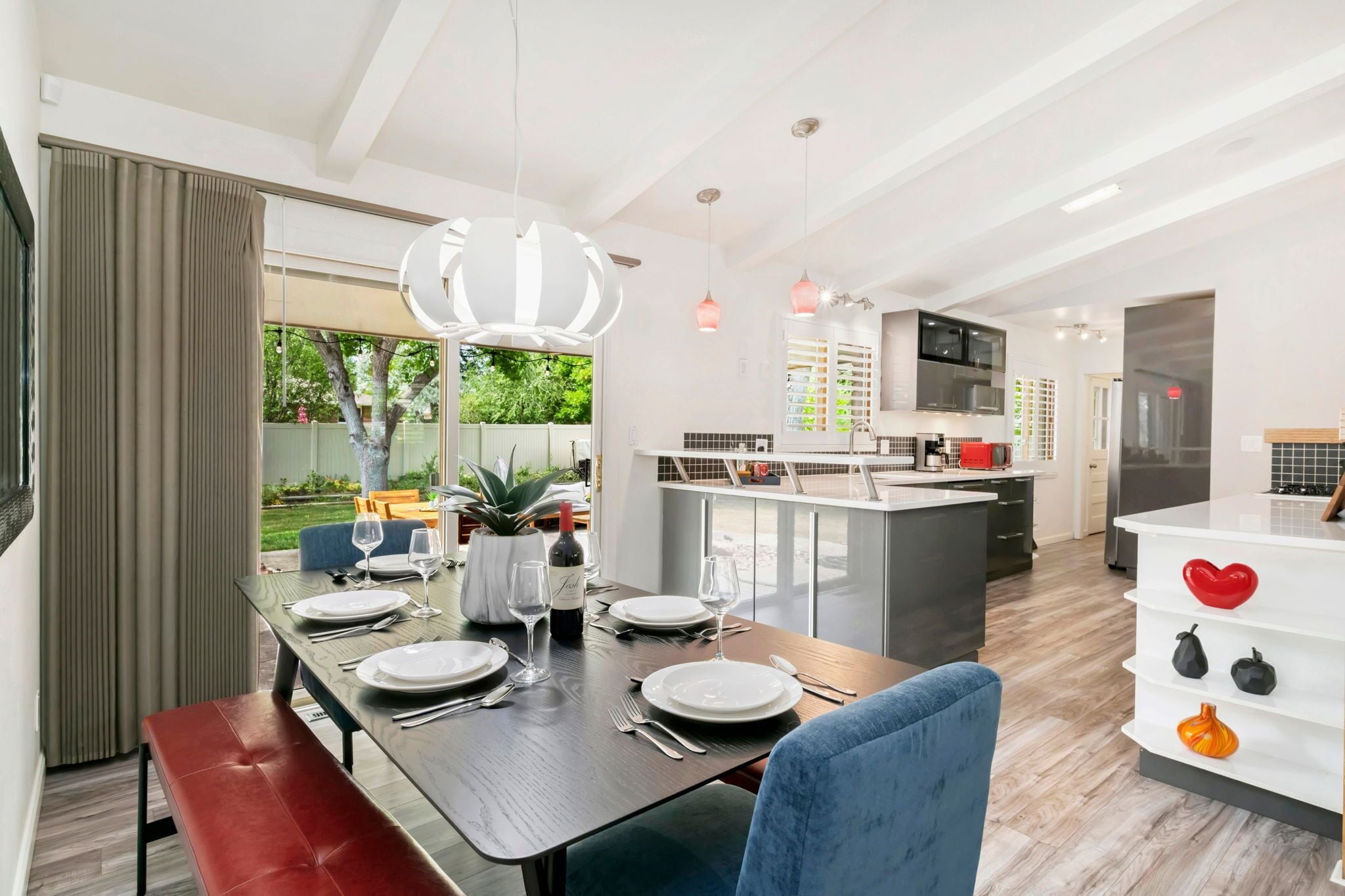 House, Multiple Beds, Hot Tub, Garden View (2001 James Drive) | Dining