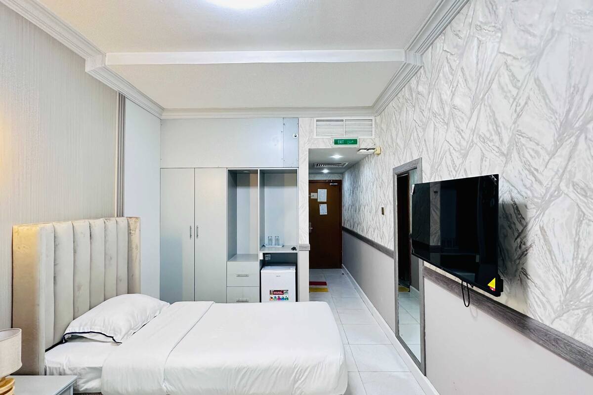 Standard Double Room, 1 King Bed | Desk, free WiFi, bed sheets