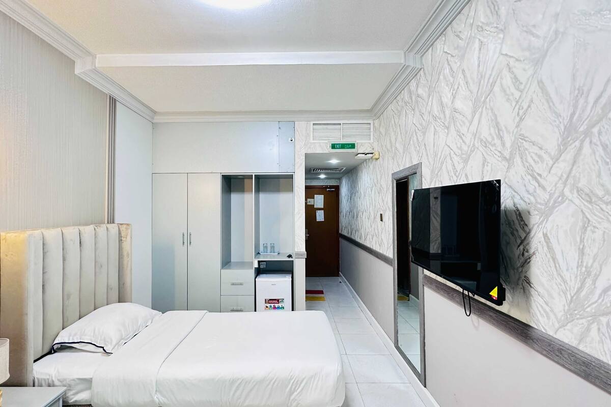Standaard tweepersoonskamer, 1 kingsize bed | Een bureau, gratis wifi, beddengoed
