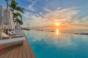 Apartment | 2 bedrooms - Soho PV Stunning Views Luxury Heated Rooftop Pool (Puerto Vallarta)