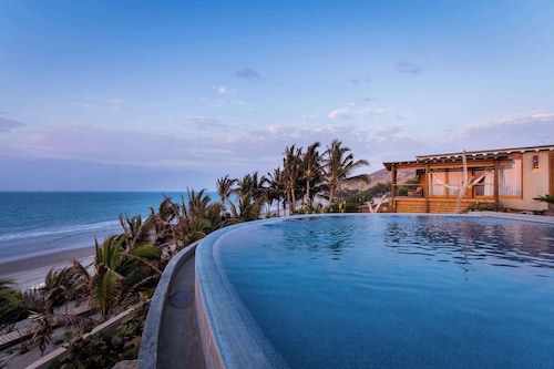 w Enjoyable 4BR w Pool in M Ncora