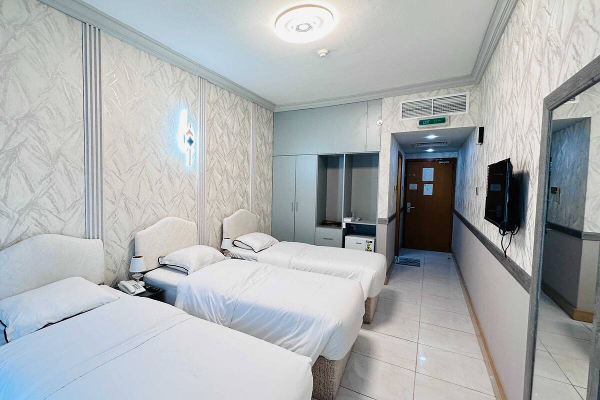Deluxe Triple Room | Free WiFi, bed sheets