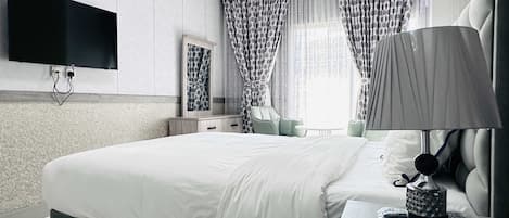 Deluxe Double Room, 2 Twin Beds | Free WiFi, bed sheets