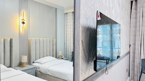 Free WiFi, bed sheets