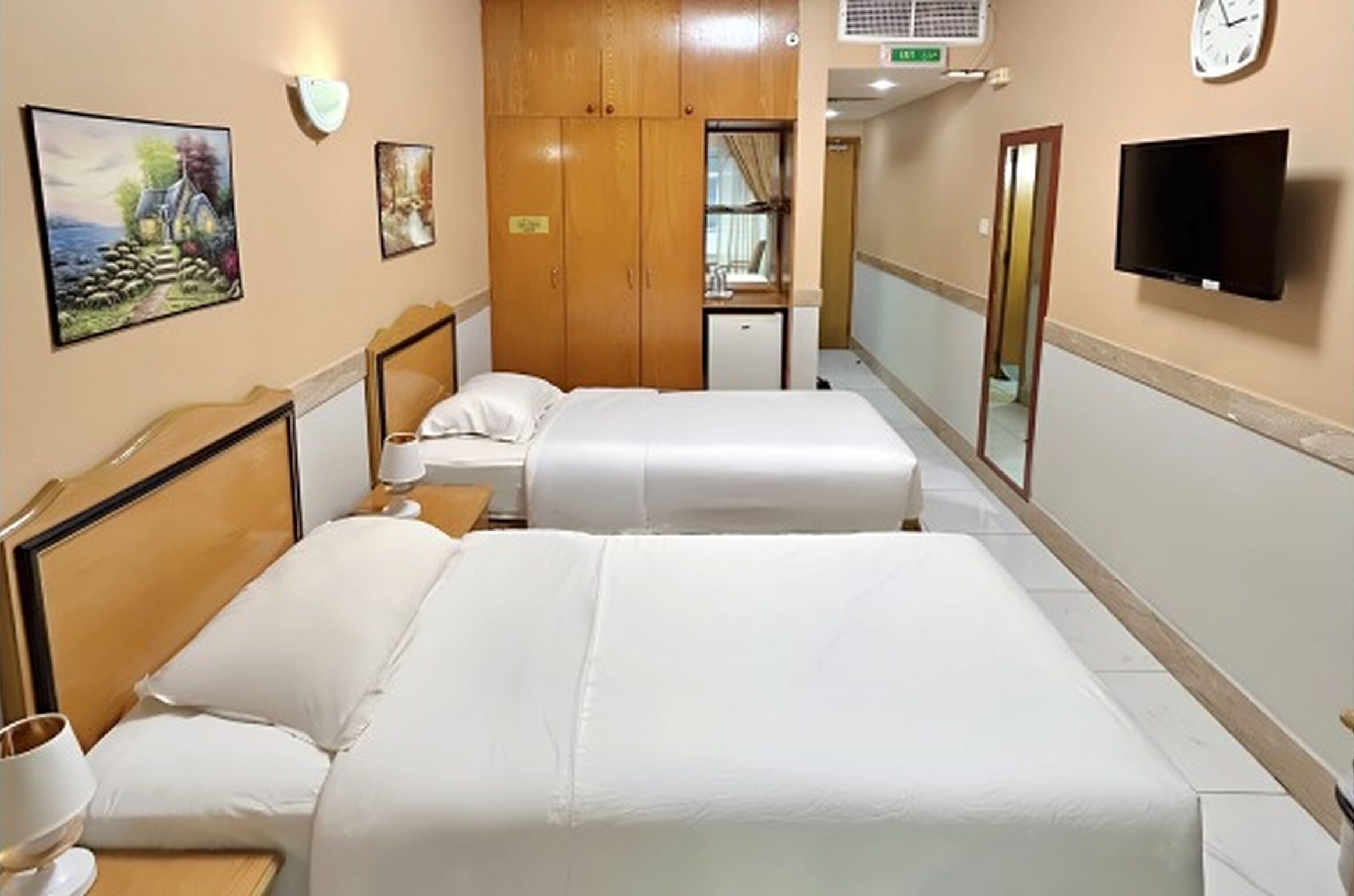 Quarto casal standard, 2 camas de solteiro | Wi-Fi de cortesia, roupa de cama