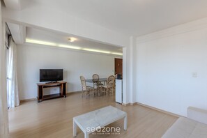 Basic Apartment | Living area