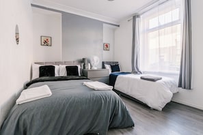 5 chambres, fer et planche à repasser, Wi-Fi gratuit, draps fournis