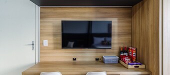 Comfortable and Well-located Studio in POA Cei0304