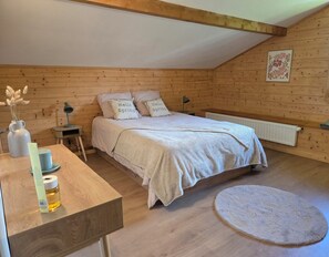 4 bedrooms, free WiFi, bed sheets