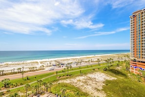 Beach nearby - Luxury Beach Condo*Coastal Decor*Gulf Views (Pensacola Beach)