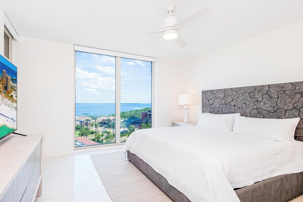 3 bedrooms, iron/ironing board, WiFi, bed sheets - Luxury Beach Condo*Coastal Decor*Gulf Views (Pensacola Beach)