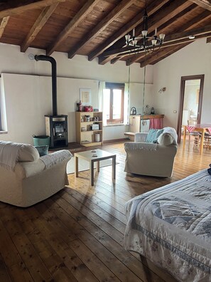 5 Schlafzimmer, Bügeleisen/Bügelbrett, Internetzugang, Bettwäsche