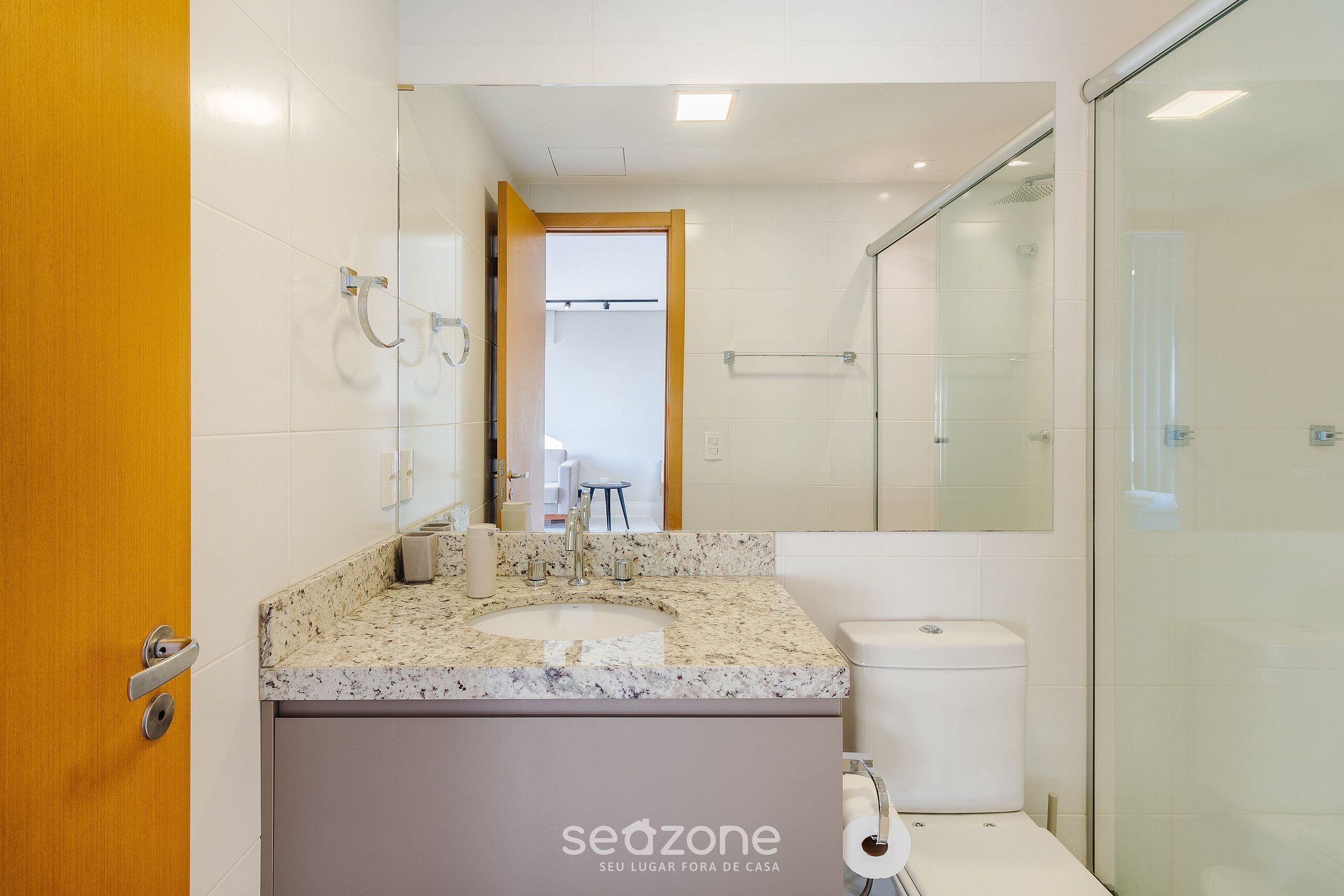 Basic Apartment | Bathroom