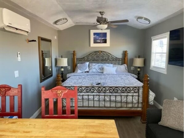 1 dormitorio, escritorio, wifi gratis y ropa de cama