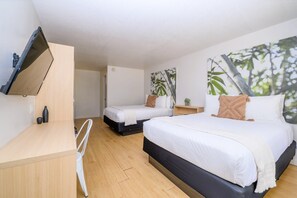 Desk, WiFi, bed sheets