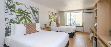 Desk, WiFi, bed sheets