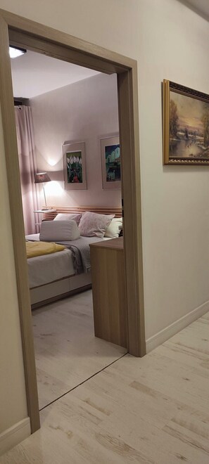 1 slaapkamer, een strijkplank/strijkijzer, wifi