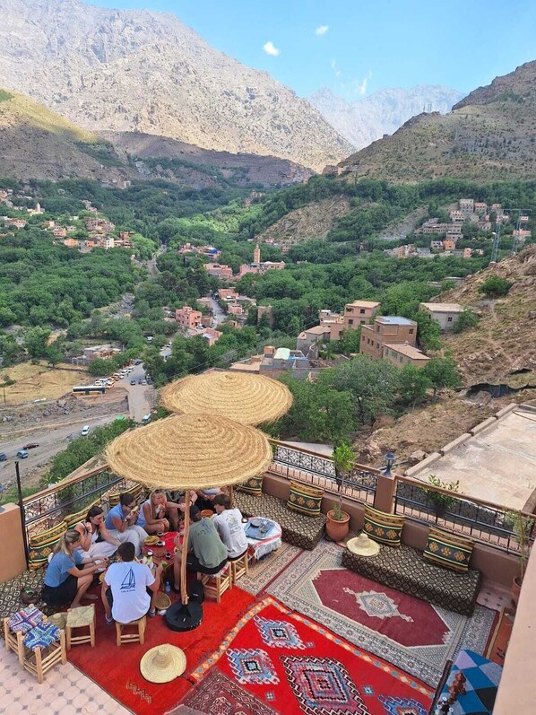 Room, 2 Bedrooms, Accessible, Smoking | Outdoor dining