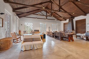 Interior - Apartment with sea view and shared garden (Castiglione Chiavarese)