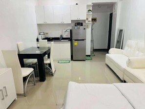 Studio, 1 Bedroom, Smoking | Interior