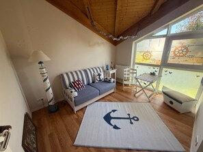 TV, DVD player, table tennis, stereo