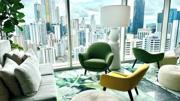 Apartment, 3 Bedrooms, Accessible, Smoking | Interior