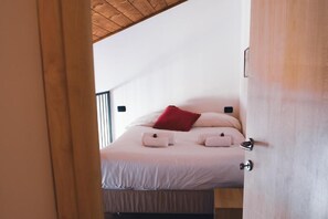 1 bedroom, iron/ironing board, WiFi, bed sheets - FIERA MILANO APARTMENT charming attic just a stone's throw from Citylife (Milano)