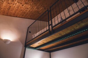 1 bedroom, iron/ironing board, WiFi, bed sheets - FIERA MILANO APARTMENT charming attic just a stone's throw from Citylife (Milano)