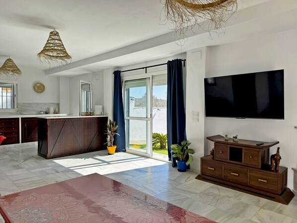 TV - Casa Las Cumbres I - Ole Solutions (Puerto de Santa María)