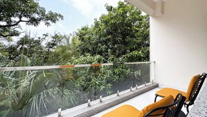Balcony - The Four Stories - Luxury Near The Lake (Udaipur)