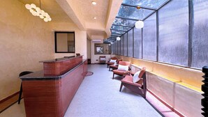Reception - The Four Stories - Luxury Near The Lake (Udaipur)