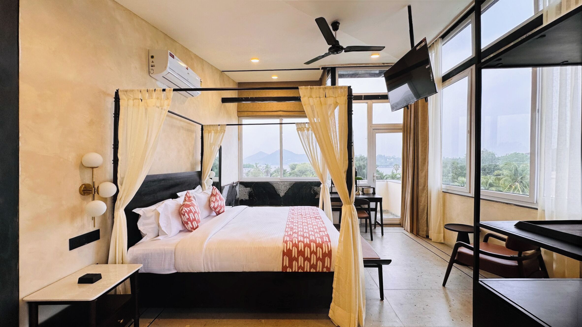 Luxury Suite, Jetted Tub, Lake View | Minibar, in-room safe, desk, laptop workspace