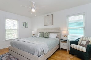 6 bedrooms, iron/ironing board, WiFi, bed sheets