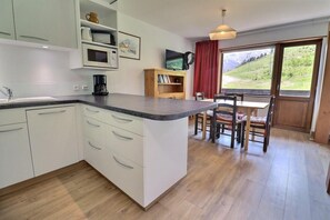 Fridge, oven, dishwasher - 200m from resort center, 2nd floor, balcony, ski locker, 36m², Méribel-Mottaret (Méribel - Les Allues)