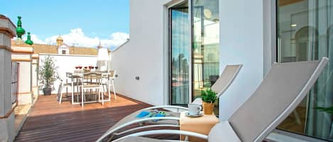Departamento (3 Bedrooms) | Restaurante al aire libre