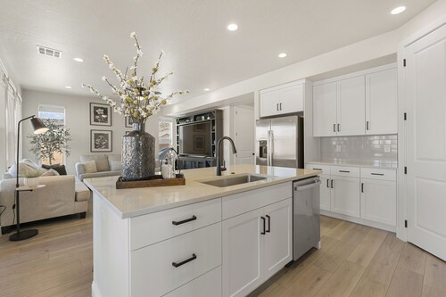 The Splash Yard 5 Bedroom Home